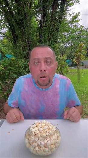 Smart Girl Cooking Popcorn #funny #comedy #memes