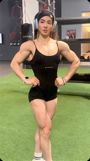 Ruby Rivera | Figure ready ⌛️ 6 weeks & 6 days out @youngla @younglaforher CODE: RIVERA #gymmotivation #lift #liftheavy #lifting #fit #fitness #muscle... | Instagram