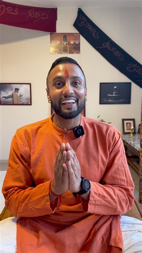 L’Occident parle de découvertes. Les textes yogiques anciens parlaient déjà de lois fondamentales. La gravité n’a pas été “trouvée” par l’intellect : elle était observée, ressentie, intégrée à travers l’expérience intérieure. Le yoga et la méditation ne s’opposent pas à la science. Ils vont au-delà. Là où la connaissance cesse d’être mentale pour devenir vivante. C’est pour cela que je crée des retraites : des espaces où l’on ne comprend pas seulement… on transcende. #gravite #newton #yoga #astr