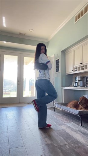 Fit check with Declan #fitcheckgirl #ootd #uswntsoccer #goldenretriever #fitcheck