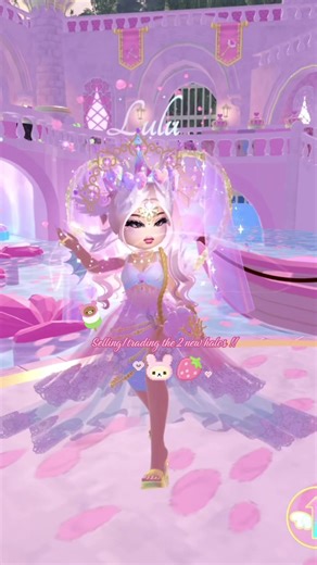 Selling and Trading New Halos in Royale High