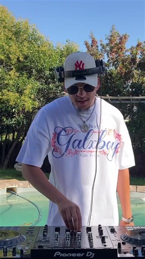 Much love to everyone who tuned in 🙏❄️ Thank you so much for the support, the comments, the shares, and the real-time love — it truly means the world to me. If you missed it or want to run it back: 🎥 Video link: https://youtu.be/fBWFHHaalKo?si=hs672LUcg_nBtG8- 🎧 Audio link: https://www.sendspace.com/file/3u09dr Your support keeps this journey moving, and I don’t take it lightly at all. Thank you for rocking with me — always ❤️🎶 DJ Ice Flake ❄️🎧 #fypシ #explorepage #viral #trend #tiktoknews