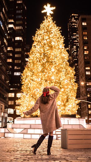 Sarah Funk | NYC On-Camera Host | SAVE & SHARE! These are some of the most beautiful holiday spots in NYC. Which one is your favorite? #nyc #newyorkcity #nycholiday #nychristmas | Instagram