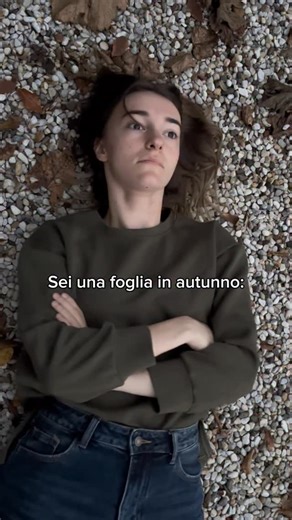 Elena Berlato✨ on Instagram: "Le foglie in autunno le vedo così 😅😂 mi si è definitivamente rotto l’umorismo 🫠 #autunno #foglie"