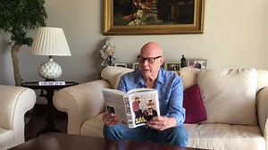 The Hollies drummer Bobby Elliott reads from his new book 'It Ain't Heavy, It's My Story: My Life In The Hollies' and shares his thoughts and memories of America in the mid-1960s. Find out more and buy the book here https://bit.ly/3cpCu8R on the Hollies official website. | The Hollies (Official)