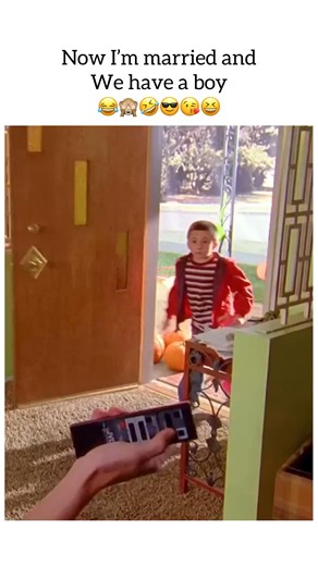 ClipTheGame on Instagram: "📺 Summary of The Middle with Hashtags The Middle follows the everyday life of the Heck family, a middle-class household trying to survive the ups and downs of work, school, and family chaos. Frankie, Mike, and their three kids—Axl, Sue, and Brick—tackle real-life challenges with humor, love, and imperfect but relatable moments that show what family is all about. Hashtags: #TheMiddle #HeckFamily #FamilyComedy #SitcomLife #FrankieHeck #MikeHeck #AxlHeck #SueHeck #BrickH