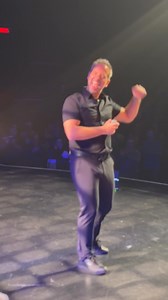 Wow! Quelle soirée parfaite au Théâtre Manuvie pour commencer l’année! Je reviens demain soir avec grand plaisir!!! Merci à tous les gens présents ce soir, vous m’avez fait tripper 😆😅😂 | José Gaudet