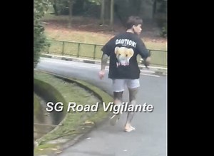 4nov2025 0834hrs telok blangah #SLK3982X vw jetta with drivelah sticker driver ignore police request to stop. drove over kerb to escape police crash into bus and carry on on foot . quoted simonboy 2 in the making ? | SGRV