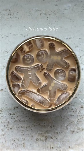 Iced Holiday Coffee Recipes for Christmas Cheer