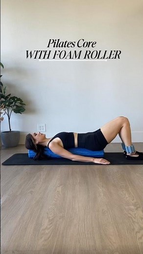 Pilates core workout with foam roller. Mat filters workout at home.