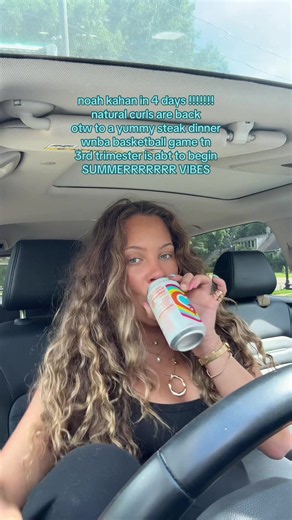 Summer vibes: enjoying sunsets, curls, and Noah Kahan in 4 days