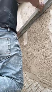 The Devil float coat is where The Natural Plaster Company rules the wall flat with our Serrated Feather Edge, then key it up for the final top coat👌 Here's what they use: https://www.refina.co.uk/hand-tools/straight-edges-levels-darbies/aluminium-serrated-feather-edges.html#/192-long_length_sizes-4_0_125m #REFINA #plastering #traditional #lime #render #heritage | REFINA