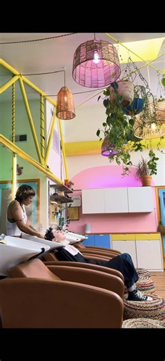 Welcome to Crecer Dallas, Unisex Salon Plant Shop, located in the Bishop Arts District, in Dallas, Tx. ✨ Plants are just an extension of who who we are, as we provide clean, plant-based hair-care and botanical treatments, serve complimentary herbal teas cocktails & sell plant-based retail plantitas for la casa. Family-owned with community at the heart of what we do. We wanted to introduce a more conscious approach to beauty to our neighborhood of Oak Cliff. Redefining what luxury salons spaces l