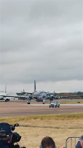 ✈️ French Navy Bréguet Atlantique 2 in action – RIAT 2025 The impressive Bréguet Atlantique 2 from the French Navy (Marine Nationale) showcased its elegance and power at the Royal International Air Tattoo 2025 (RIAT). This maritime patrol aircraft, designed for surveillance, anti-submarine warfare, and reconnaissance, truly stood out with its majestic flight. 🎧 Original sound only – the raw power of its engines, just as experienced live at the show! #RIAT2025 #BreguetAtlantique2 #FrenchNavy #Av