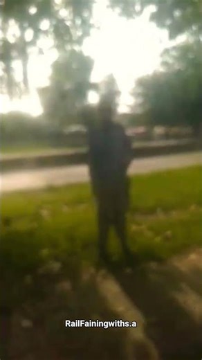 40dn jaffar express taking loop line for cross with 7 up tezgam with ZCU 20 6401 #pakistanrailway