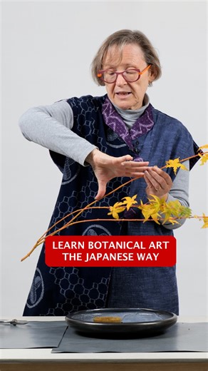 🔻Learn Botanical Art the Japanese Way🔻 When we learn art, we first move along the paths created by the masters. And then gradually, something personal begins to surface. If you’d like a glimpse of how this unfolds in Japan, the caption is waiting. This reminded me of something an Emmy Award winning designer, Chris Do, once said about learning any art: “You learn art by copying the masters. You do it to the best of your ability, add a little bit of yourself, and it won’t be perfect, but that’s 