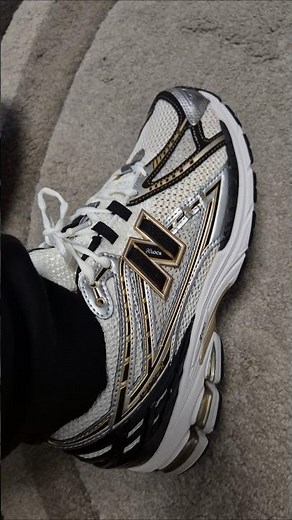 😍😍BEST 1906??? NEW BALANCE 1906R METALLIC SILVER WITH GOLD METALLIC #newbalance #newbalance1906r #nb