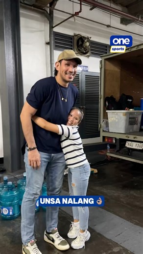 ‘DAMIHAN MO; JUNE MAR UNSA NALANG’ 😂🙏🏽 A fan goes crazy over San Miguel Beermen big man June Mar Fajardo after their pivotal Game 3 win over TNT in the PBA Season 49 Philippine Cup Finals. | via Gillian Trinidad/One Sports #PBASeason49 #PBAAngatAngLaban #PBAFinals | One Sports