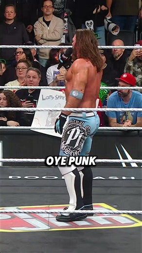 AJ Styles y CM Punk se dedicaron unas palabras en el ring 🤝 | WWE Español