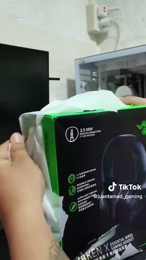 Razer Kraken X: Ultimate Gaming Headphone Unboxing