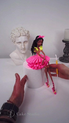 Creating Fantasy Cake Art with Sugarpaste and Fondant