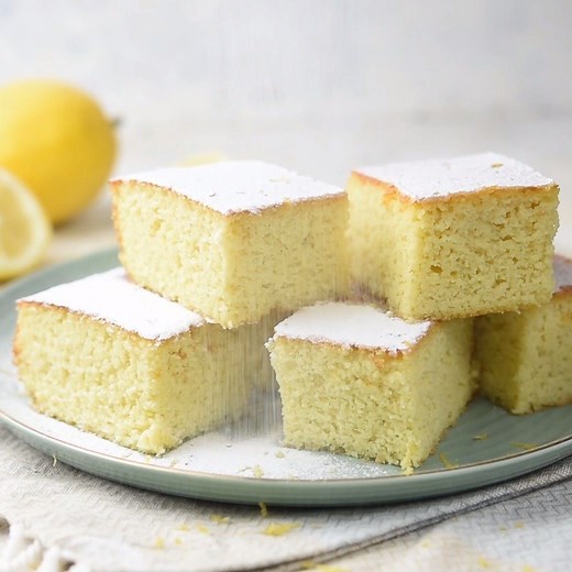 These Keto lemon bars - so moist and deliciously zingy! LOW CARB & SUGAR FREE & GLUTEN FREE Get the recipe here >> https://sugarfreelondoner.com/keto-lemon-bars-sugar-free-low-carb/ | Sugar Free Londoner - Low Carb Recipes
