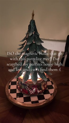 Lmk I will be forever grateful! This is my favorite Christmas decoration of all time!#christmas #partylitecandles #christmasdecor #partylite