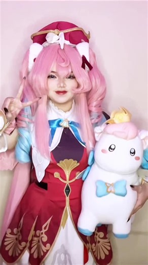 GEEK carol ⨾ଓ on Instagram: "Hyacine or Little Ica? 🩷 Little Ica plush from @kyouhobbyshop #cosplay #hsr #hyacine #honkaistarrail #hoyoverse"