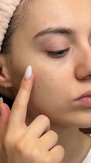 UGC creator | life explorer on Instagram: "Who knew snail power could be this extra?🐌✨ Meet your new skincare obsession: the Angry Snail Daily Microneedle Serum — packed with micro-spikes that gently boost absorption and snail mucin magic that hydrates, heals, and glows you up. 🌿 Deep hydration 🧬 Skin renewal ✨ Faded scars & smooth texture 🧖‍♀️ Safe for daily use @lalaseoul_official @adds_brand Add a few drops, feel the tingle, and watch your skin thank you 💧 #skincarehack #microneedleserum