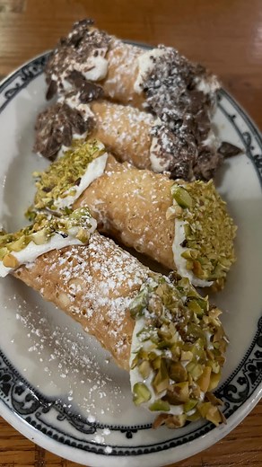 A perfect dinner tonight at @eatmillandmain in Kerhonkson. And the homemade cannolis are the best we’ve had since Sicily! | VISITvortex Hudson Valley