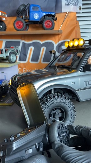 16K views · 254 reactions | Just unboxed the FCX10 LC80, and it’s got all the off-road vibes. Toyota fans, this one’s for you! ✨ FMS: https://bit.ly/FMSFCX10LC80 #fmsmodel #FCX10 #lc80 #TOYOTALC80 #TOYOTA #HolidayGifts #unboxing | FMSmodel | Facebook