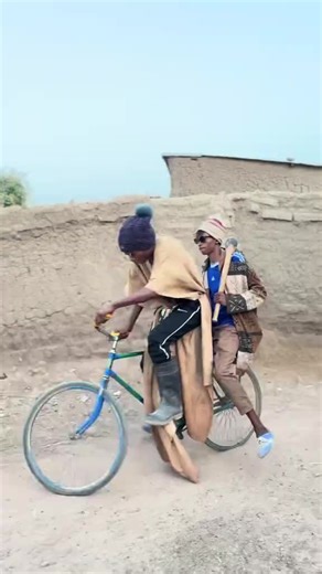 #mali #v #comedie