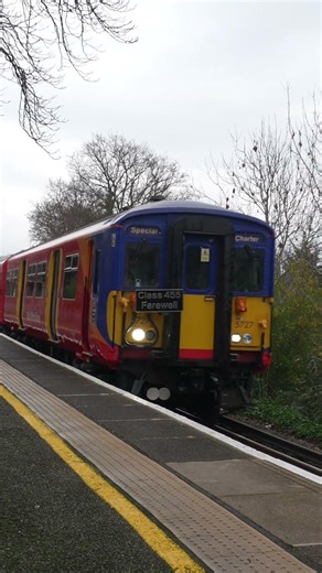 Class 455 Farewell Tour passes Raynes Park for Epsom | 21/12/2025