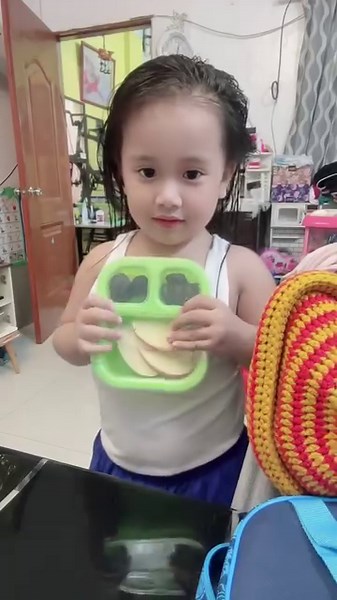 1.9M views · 51K reactions | Bento Baon Serye | Dalawa na estudyante ko 朗 | Ganda ng rice design natin for today’s bidyow | follow for more 殺 #bentobaonserye #bentobaon #baonideas #baonserye #bentolunchbox #backtoschool #foodie #healthybaon #healthyfood #lutongbahay #fyp #viral #fbvideo | IndieGrainy | Facebook