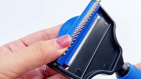 Short Hair Deshedding Brush Pet Grooming Tool for Dogs, Mat Remover Comb for Cats, Dog Rake, Cat Shedding Undercoat Supplies, Dematting Matted Haired Pets, Groomer for Horses (Blue)