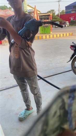 វីដេអូ​របស់ Bong Heng New (@bong.heng.new) ជាមួយ សំឡេងដើម - Bong Heng New