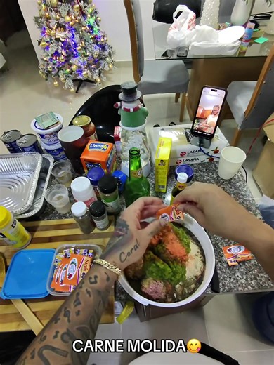 #alejandrothetrapper | cooking food