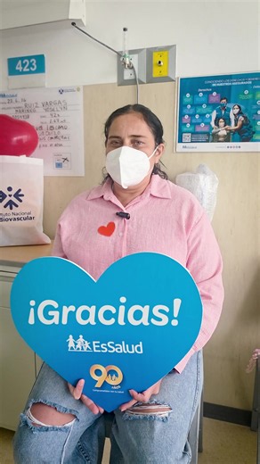 💙 Un nuevo corazón, una nueva oportunidad de vida. 🫀✨ En el #INCOR de #EsSalud hicimos posible un nuevo hito médico al realizar con éxito un trasplante cardíaco de alta complejidad a Marineg Yoselyn Ruiz Vargas, quien hoy regresa a casa con una segunda oportunidad para vivir junto a su familia. 🙌 Este logro refleja el compromiso, la excelencia y el trabajo de nuestros equipos médicos, así como la invaluable solidaridad de la familia donante, cuyo gesto hizo posible este milagro de vida. 💙 En