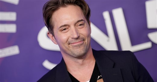 SNL’s Beck Bennett on Starring in James Gunn’s Superman & Walmart  Week | Interview