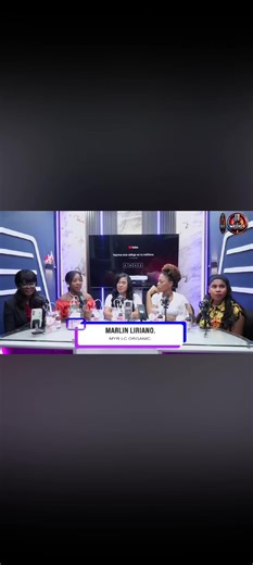 Hoy mi corazón está lleno de gratitud. ✨ Primero que todo, gracias a Dios por permitirme vivir este momento tan especial y por seguir guiando cada paso de este proyecto que nació con tanto amor. Gracias al programa Desencajadas Fuera del Cajón por la invitación y por brindarme el espacio para compartir sobre el cuidado del cabello y sobre este sueño que se ha ido construyendo poco a poco. También quiero agradecer a cada una de mis clientas, porque gracias a su confianza, apoyo y cariño este proy