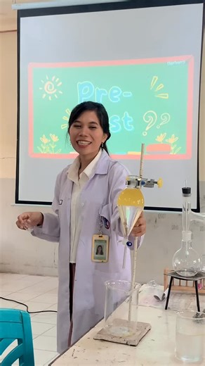 Ms. Chemistry on Instagram: "This is the uniqueness of Chemistry lab equipment. Every shape and design has a purpose/function. The cap isn’t just to prevent the solution from spilling from the top, but also to keep it from leaking from the bottom #kimia #belajarkimia #chemistry #gurukimia"