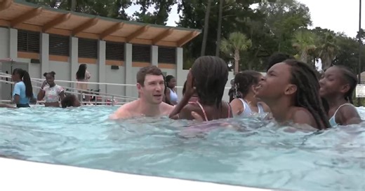 Olympic Gold Medalist Ryan Murphy returns to Jacksonville for swim safety push