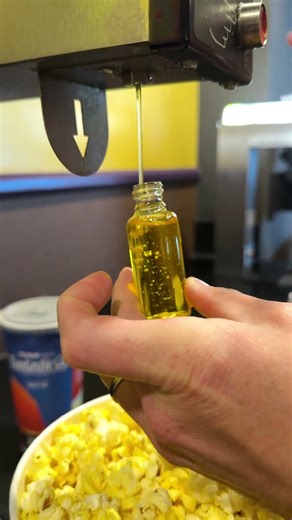 How to have the perfect popcorn bite every time! 🍿 #movienight #popcorn #butter #movietheater