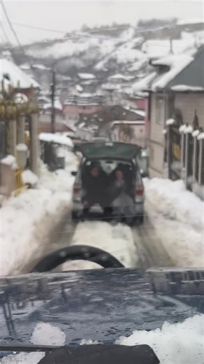 Videoclipuri postate de baci (@baci800) cu Ninica lui Robot - Sandu Ciorba