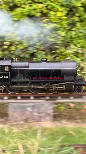 MINIATURE STEAM TRAIN ROUNDING THE CORNER! 🚂🛤️ #MiniatureRailway #SteamTrain