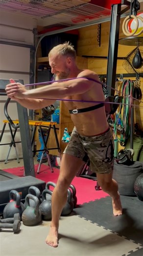 Resistance band rotational work. 4 sets 10-12 reps each direction #tothecoreactual #garagegymlife #garagegymathlete #garagegymworkout #strengthandconditioning #resistancebandtraining #resistancebandsworkout #transverseplane #fitnessmotivation #functionaltraining #functionalfitness #fitnessaddict #combatathlete #40andfit #fitnessover40 #fitcop #policefitness #swatfitness #policefitnessnutrition #fitdad #notadadbod | Tothecoreactual