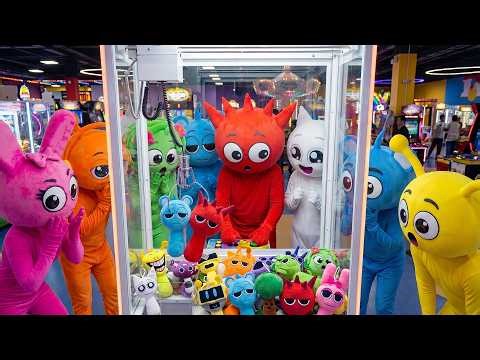 Pinki & Friends Fun Day – Exploring the Colorful Ball Pit