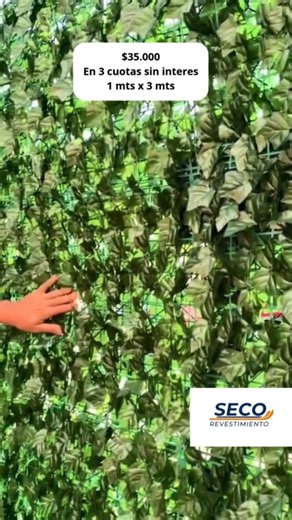 Seco revestimientos on Instagram: "Jardín vertical para medianera 🌿✨ Transformá esa pared aburrida en un pulmón verde soñado 💚 📏 Medidas: 1 metro de alto x 3 metros de largo 💲 Precio: $35.000 🧾 3 cuotas sin interés Ideal para: ✅ Patios internos ✅ Medianeras compartidas ✅ Quinchos y galerías ✅ Negocios que quieren sumar onda Beneficios: 🌱 Decora y da vida a tus espacios 🧊 Ayuda a mantener el ambiente más fresco 🙌 Cero mantenimiento complicado"