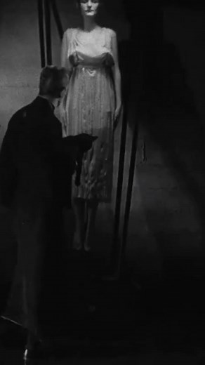 Boris Karloff and Bela Lugosi in The Black Cat (1934) #oldhollywood #vintagehollywood #vintagemovies #classicmovies #classicfilm #classichollywood #horror #horrormovies #classichorror #classichorrormovies #boriskarloff #belalugosi #horror #horrormovies #universalhorror #fyp