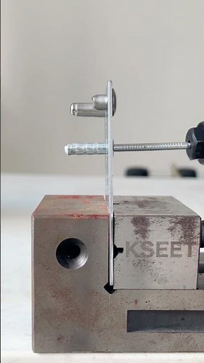 Carbon steel multigrip blind rivets